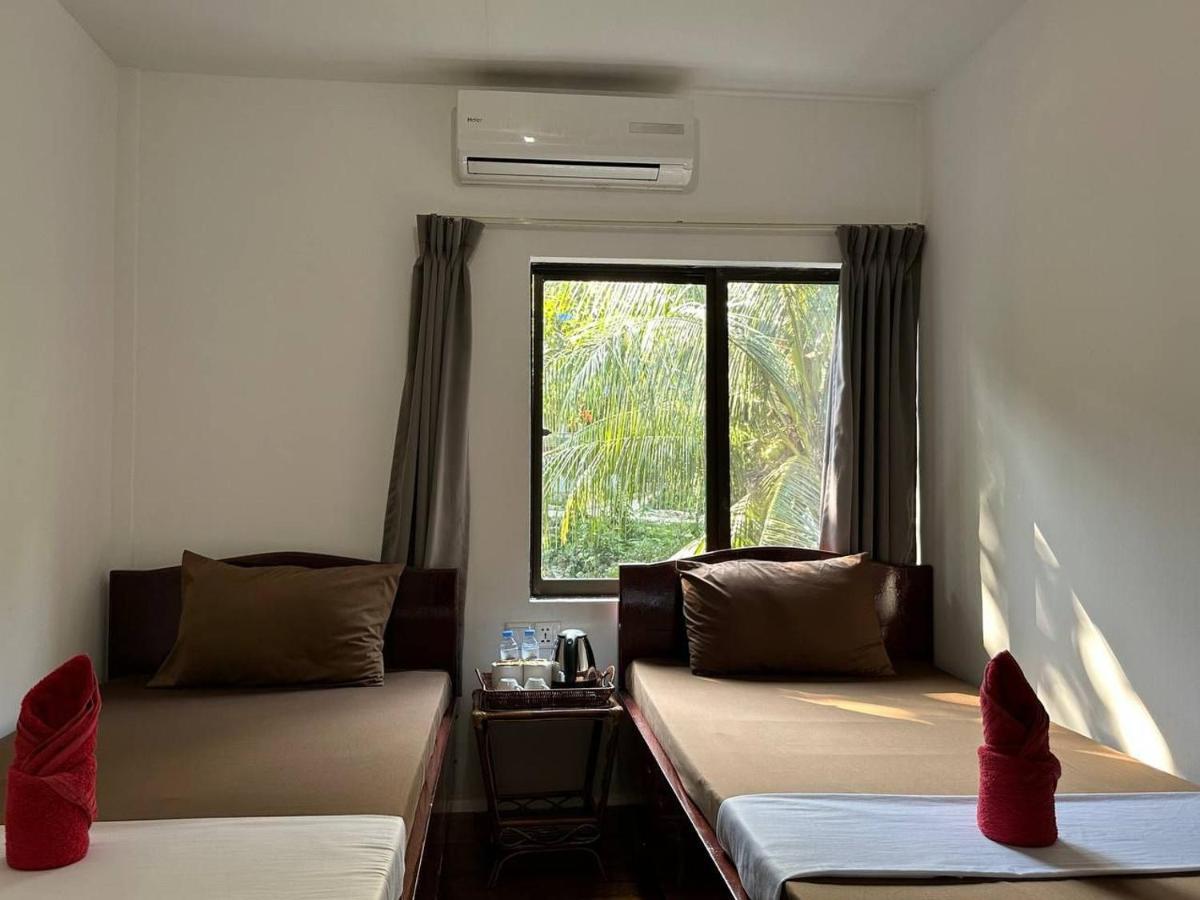 Happy Elephant Hotel *