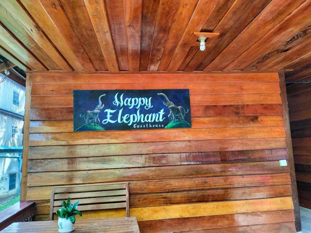 Happy Elephant Khách sạn *